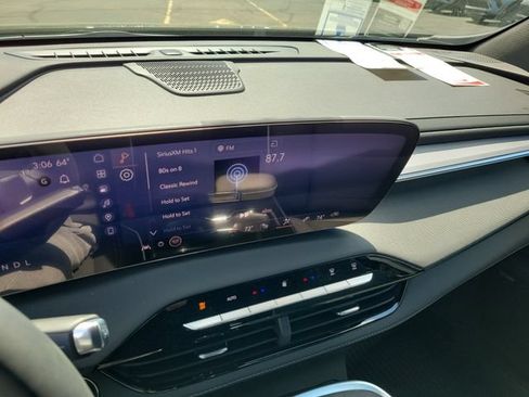 New 2026 Buick Enclave Sport Touring w/ Power Package FWD image 28