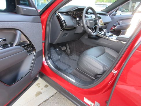Used 2024 Land Rover Range Rover Sport SE image 8