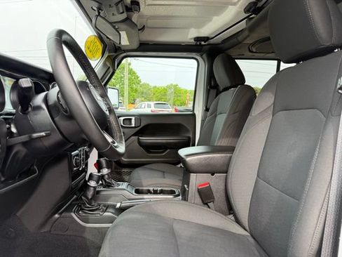 Used 2022 Jeep Gladiator Sport AWD/4WD image 7