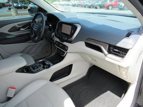 Used 2022 GMC Terrain Denali w/ LPO, Floor Liner Package AWD/4WD image 11