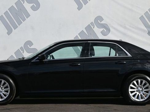 Used 2011 Chrysler 300 image 6