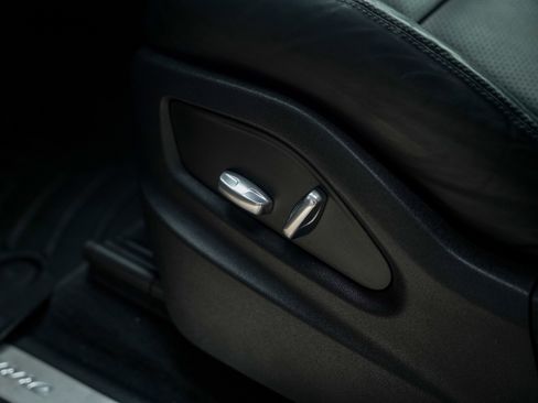 Certified 2019 Porsche Cayenne image 17