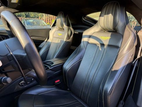 Used 2019 Aston Martin V8 Vantage Coupe image 11