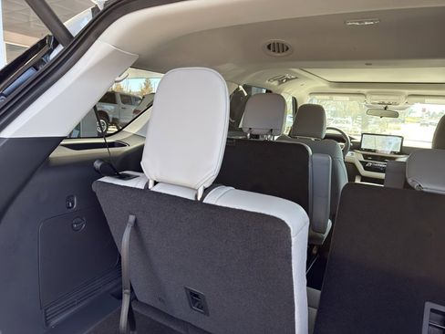 New 2026 Ford Explorer Active w/ Active Comfort Package AWD/4WD image 9