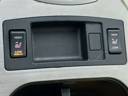 Used 2011 Subaru Outback 2.5i Limited image 23