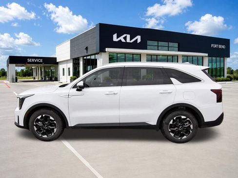 Used 2026 Kia Sorento S w/ S Panoramic Sunroof Package FWD image 8