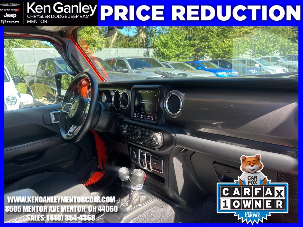 Used 2018 Jeep Wrangler Unlimited Sahara w/ Dual Top Group AWD/4WD image 24