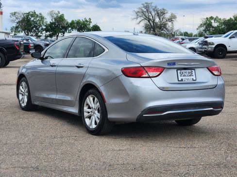 Used 2016 Chrysler 200 Limited w/ Convenience Group FWD image 4