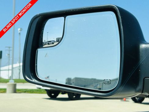 Used 2023 RAM 1500 Limited AWD/4WD image 12