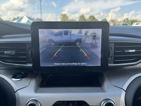 Used 2023 Ford Explorer XLT w/ Equipment Group 202A image 9