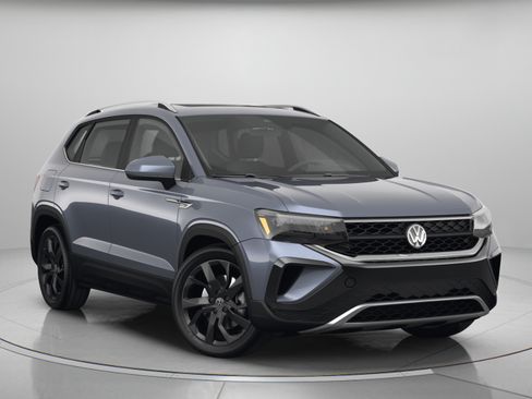 Used 2022 Volkswagen Taos SE w/ IQ.Drive SE Package FWD image 6