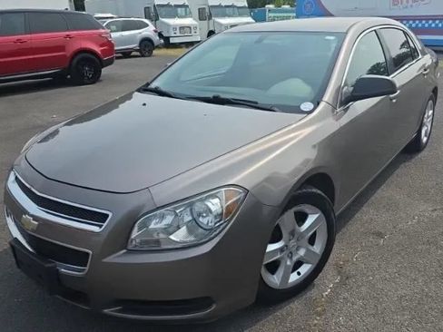 Used 2012 Chevrolet Malibu LS FWD image 1