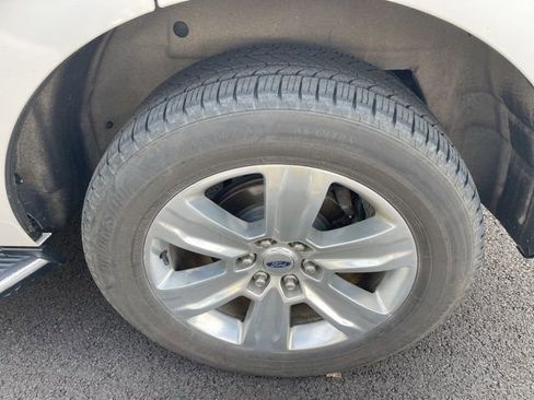 Used 2019 Ford Expedition XLT w/ Equipment Group 202A image 5