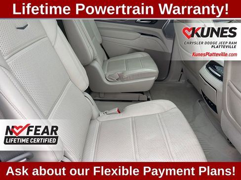 Used 2023 Cadillac Escalade Premium Luxury Platinum image 29