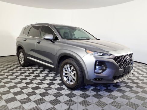 Used 2019 Hyundai Santa Fe SE FWD image 3