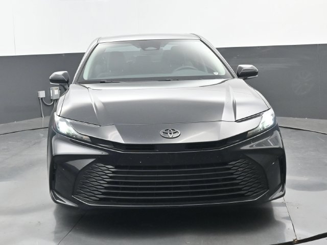 Used 2025 Toyota Camry LE FWD image 5
