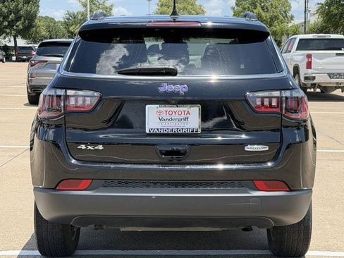 Used 2023 Jeep Compass Latitude w/ Convenience Group AWD/4WD image 5