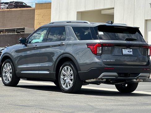 New 2026 Ford Explorer Platinum RWD image 5