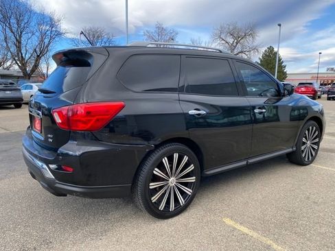 Used 2017 Nissan Pathfinder SV image 5