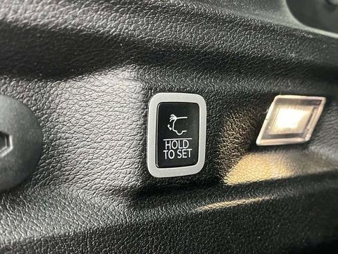 Used 2023 Jeep Grand Cherokee L Limited image 22