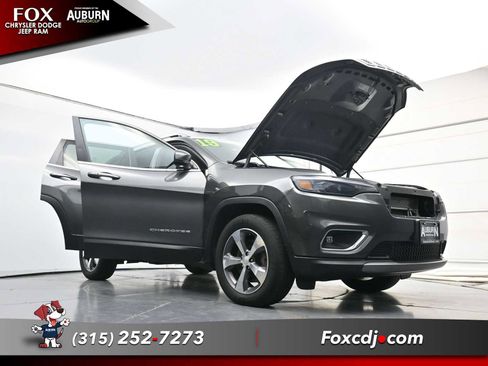 Used 2019 Jeep Cherokee Limited AWD/4WD image 35