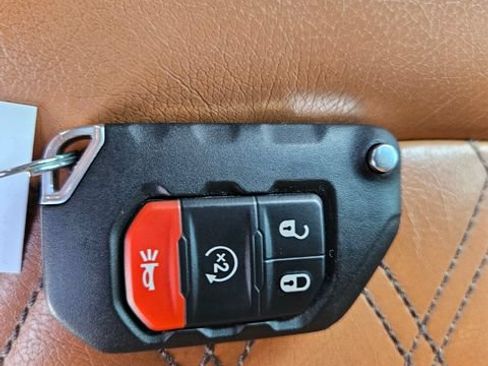 Used 2018 Jeep Wrangler Unlimited Sport S AWD/4WD image 27