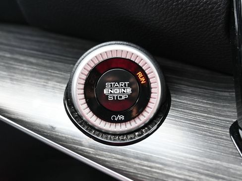 Used 2024 Jeep Wagoneer Series II w/ Flexible Seating Group RWD image 17