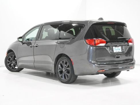 Used 2019 Chrysler Pacifica Touring Plus w/ S Appearance Package image 5