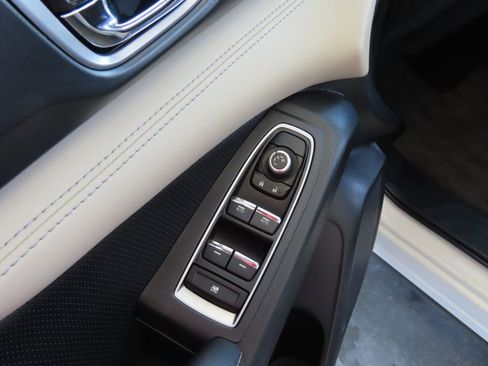 Used 2022 Subaru Ascent Limited AWD/4WD image 19
