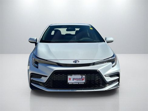 Used 2025 Toyota Corolla SE image 2
