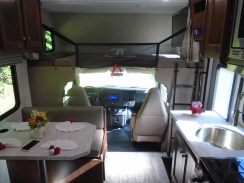 Used 2019 Chevrolet Express 4500 w/ RV Package image 36