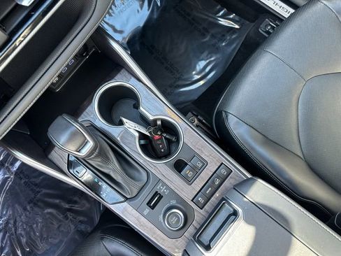 Used 2022 Toyota Highlander Platinum image 40