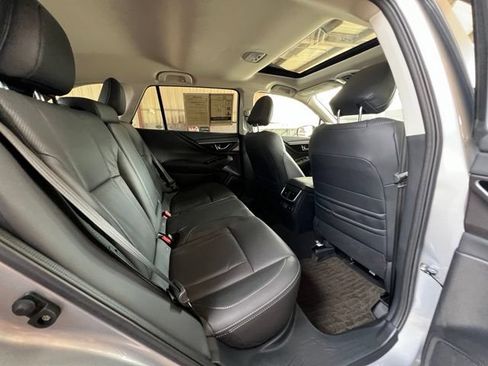Used 2025 Subaru Outback Limited AWD/4WD image 27