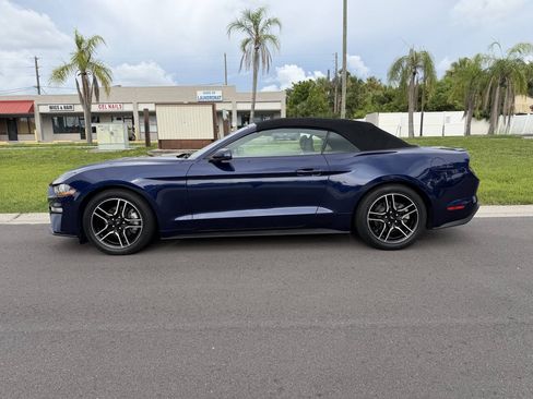 Used 2020 Ford Mustang Premium RWD image 7