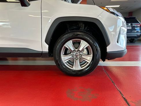 Used 2025 Toyota RAV4 XLE AWD/4WD image 30