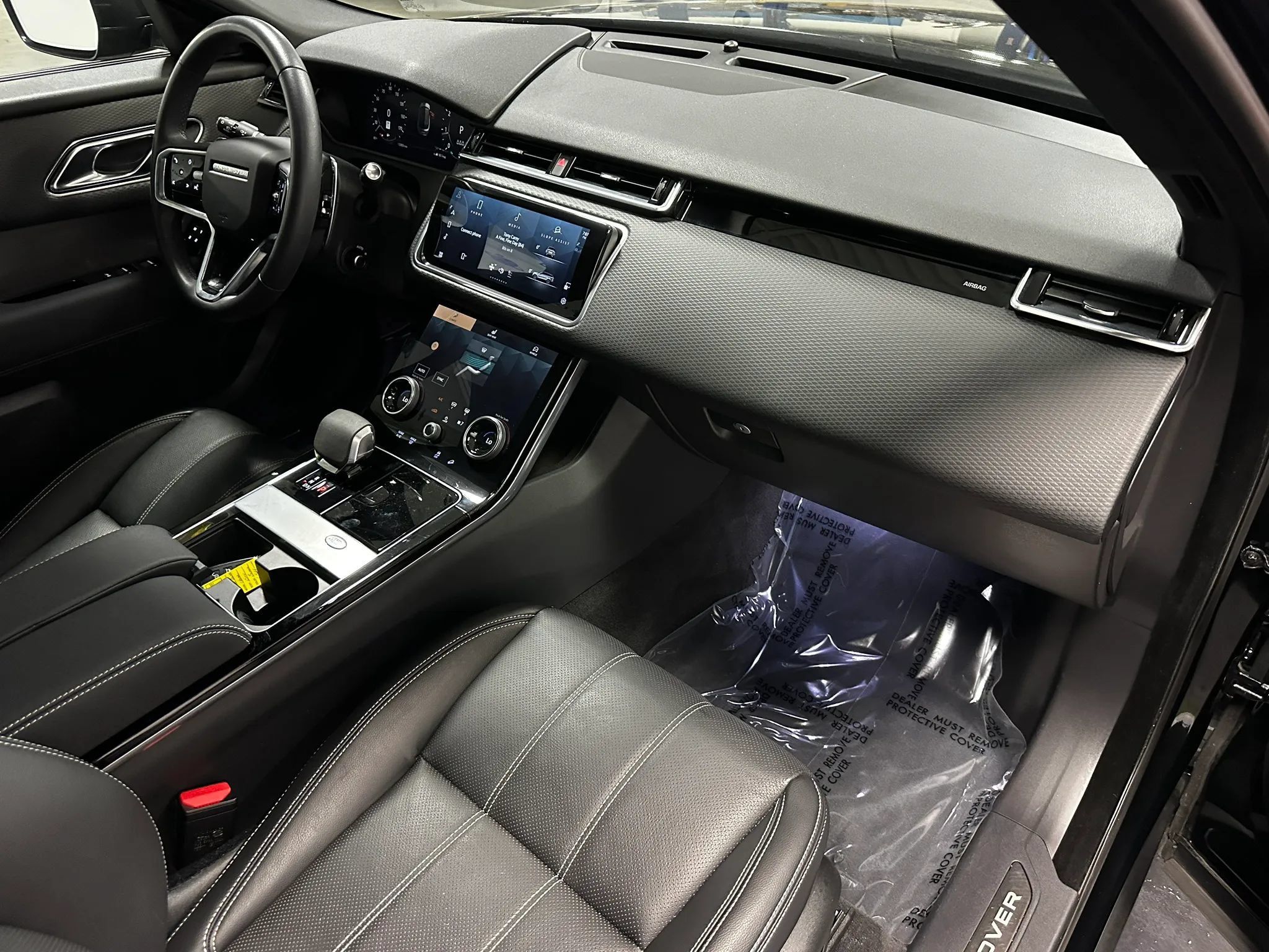 Used 2023 Land Rover Range Rover Velar S AWD/4WD image 23