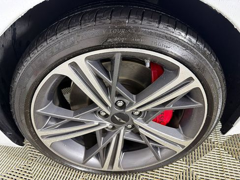 Used 2025 Genesis G70 2.5T w/ Sport Prestige Package RWD image 13