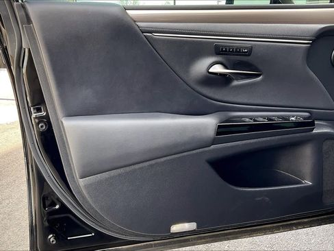 Used 2023 Lexus ES 350 F Sport w/ Accessory Package (Z2) image 22