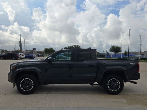Used 2025 Toyota Tacoma TRD Sport AWD/4WD image 7