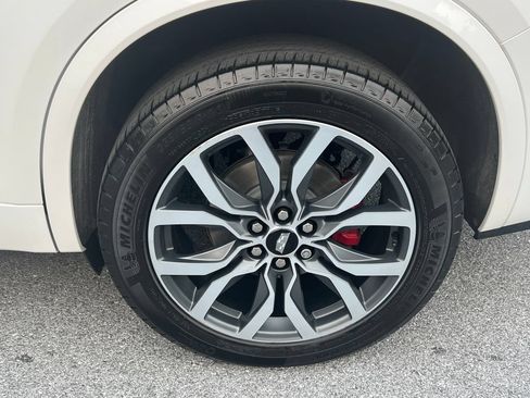 Certified 2024 Cadillac XT6 Sport w/ Technology Package AWD/4WD image 17