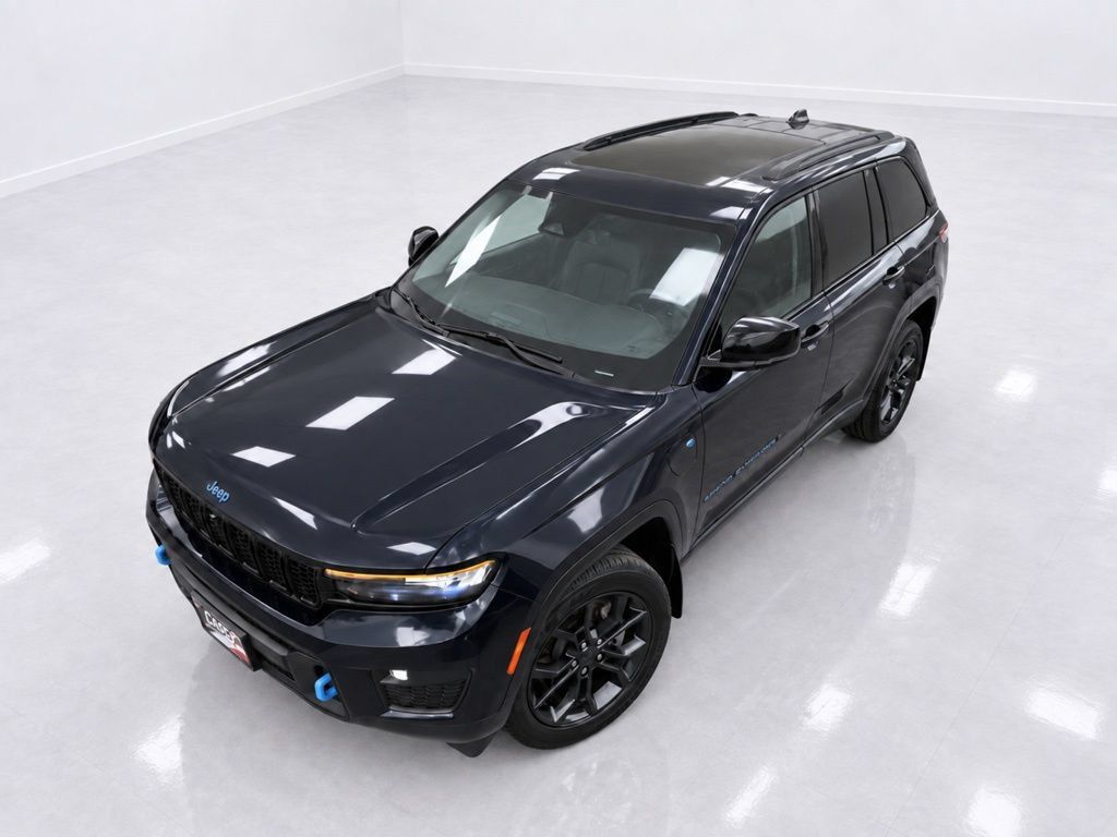 Used 2023 Jeep Grand Cherokee 30th Anniversary AWD/4WD image 10