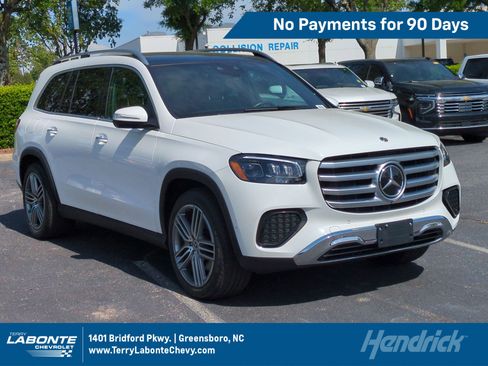 Used 2025 Mercedes-Benz GLS 450 4MATIC image 1