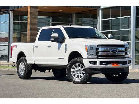 Used 2019 Ford F350 Limited image 2