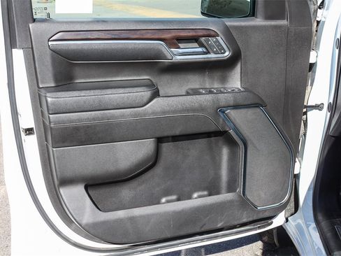 Used 2024 GMC Sierra 1500 SLT image 23