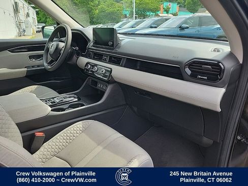 Used 2023 Honda Pilot LX image 43