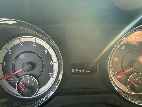Used 2019 Dodge Grand Caravan SXT FWD image 8
