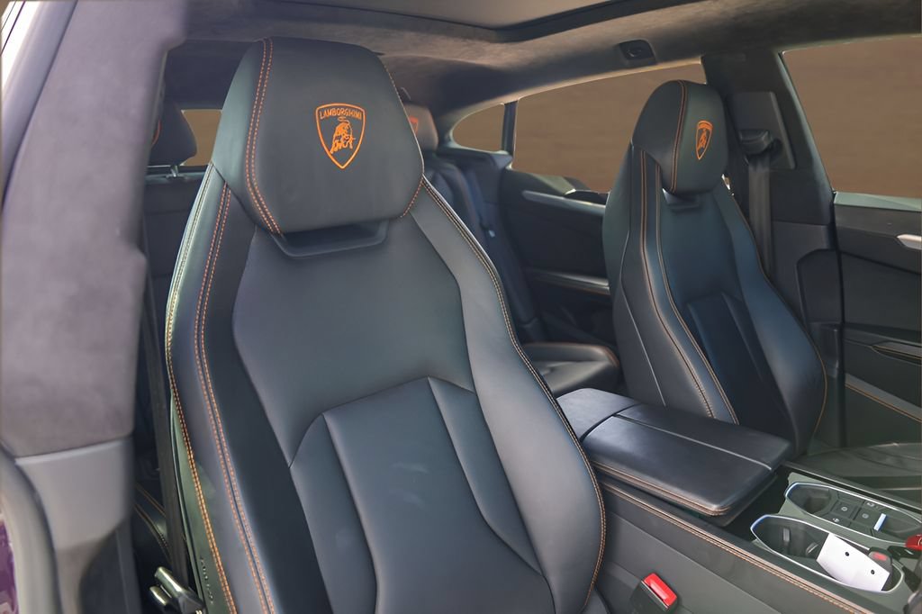 Used 2020 Lamborghini Urus AWD/4WD image 34