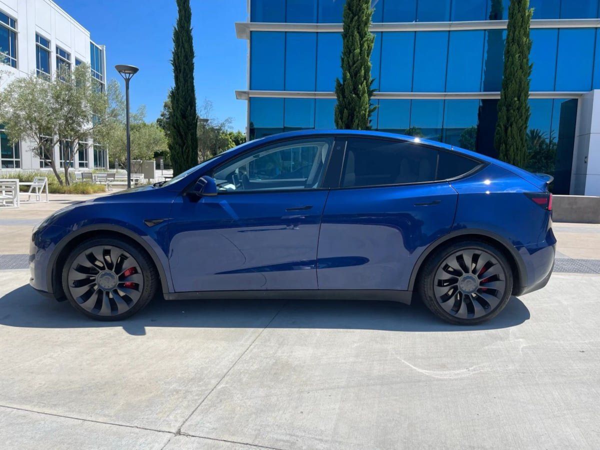 Used 2023 Tesla Model Y Performance AWD/4WD image 9