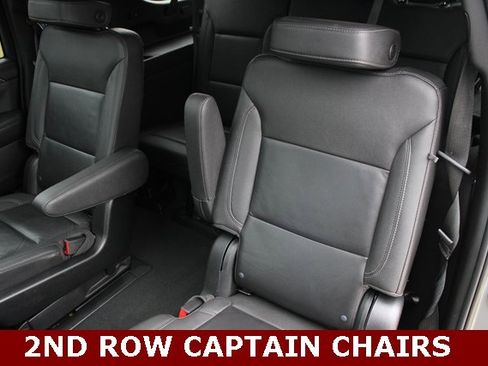 Used 2023 Chevrolet Suburban Z71 w/ Luxury Package image 19