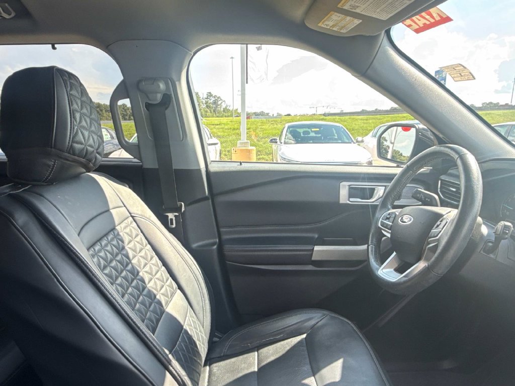 Used 2022 Ford Explorer Limited w/ Equipment Group 301A RWD image 14